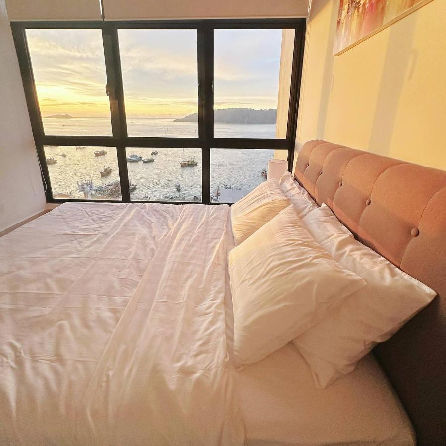 Sunset Seaview Studio Apartment At Kota Kinabalu City Centre Exteriör bild