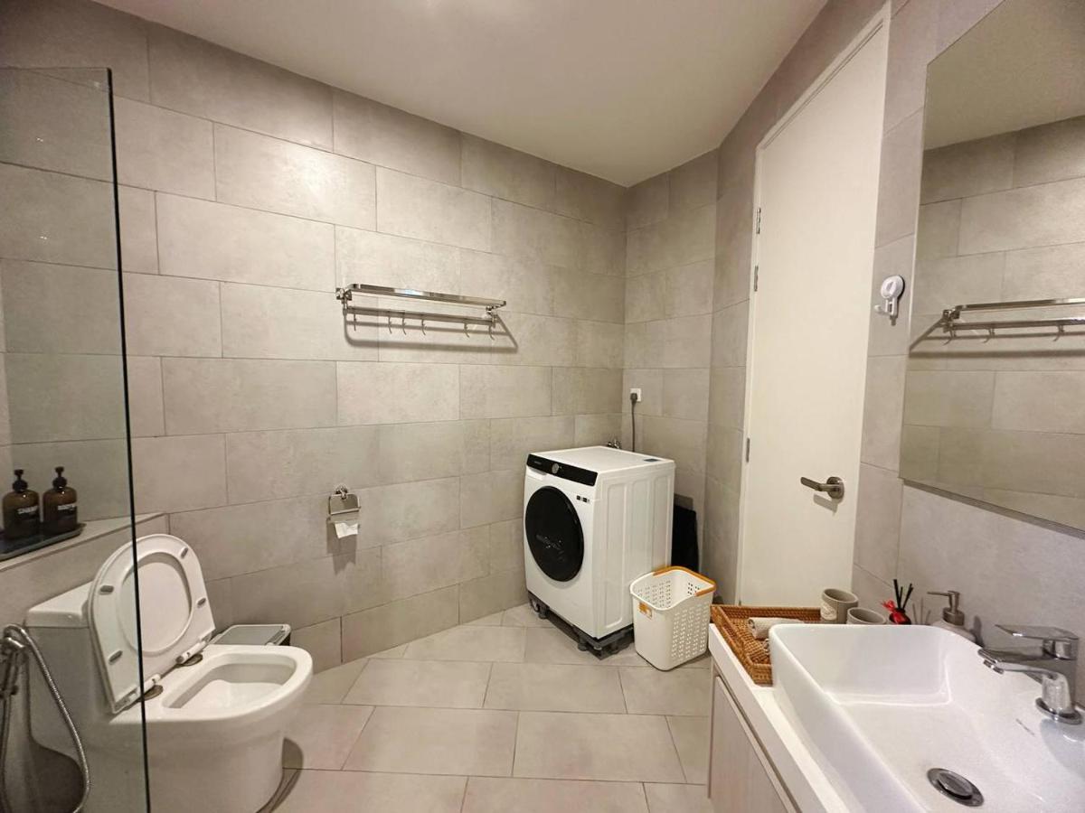 Sunset Seaview Studio Apartment At Kota Kinabalu City Centre Exteriör bild
