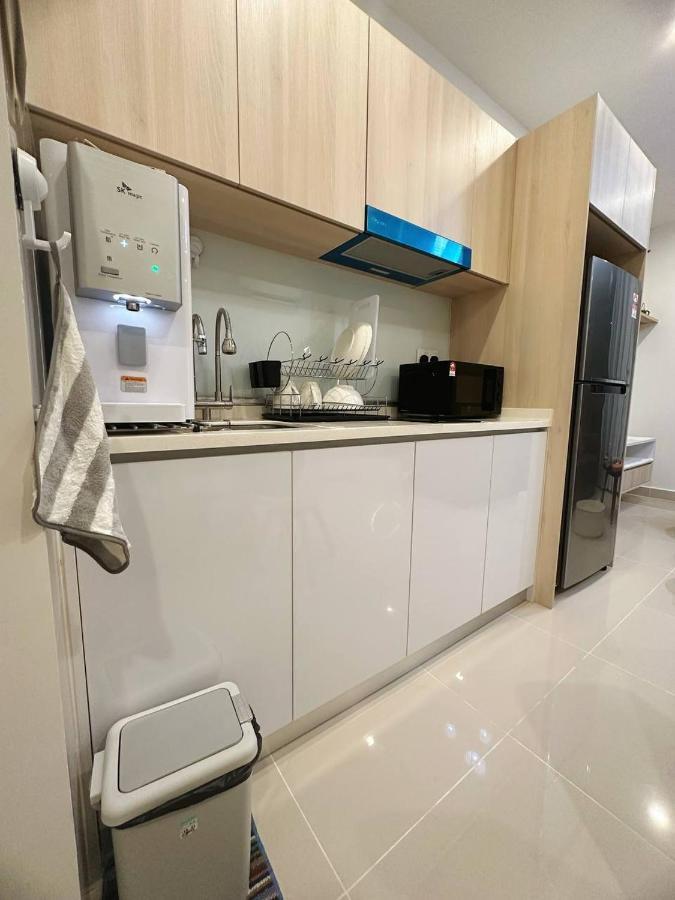 Sunset Seaview Studio Apartment At Kota Kinabalu City Centre Exteriör bild